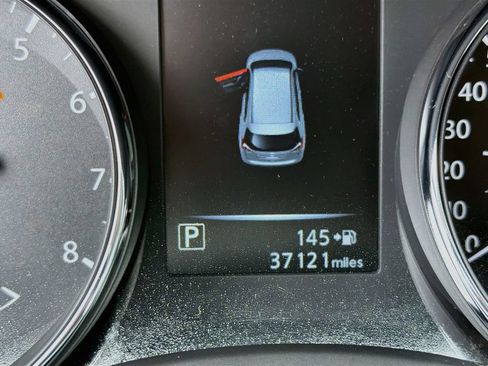 Used 2017 Nissan Rogue SV FWD image 13