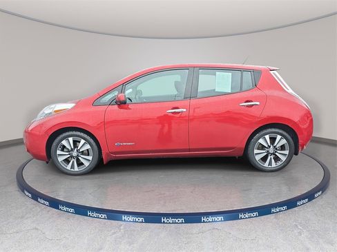 Used 2015 Nissan Leaf SL w/ Premium Package image 8