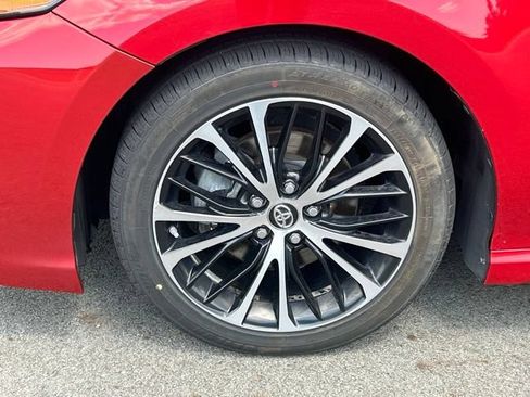 Used 2019 Toyota Camry SE FWD image 10