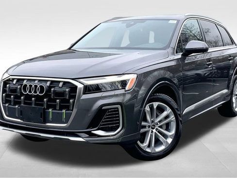 Used 2025 Audi Q7 3.0T Premium Plus image 2