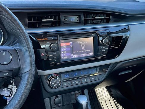 Used 2016 Toyota Corolla LE image 6