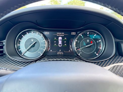 Used 2022 Maserati Quattroporte Modena RWD image 40