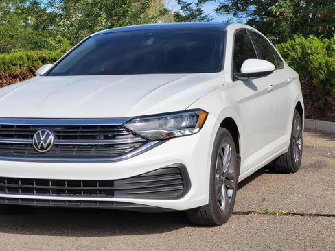 Used 2022 Volkswagen Jetta SE FWD image 7