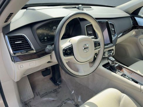 Used 2016 Volvo XC90 T6 Momentum w/ Momentum Plus Package image 4