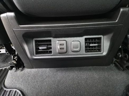 Used 2022 Chevrolet Silverado 1500 LT image 36