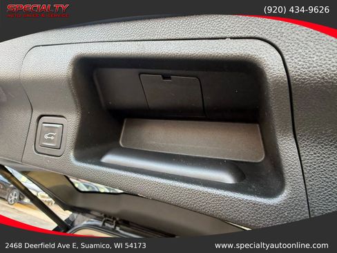 Used 2017 GMC Acadia SLE w/ Driver Alert Package I image 24