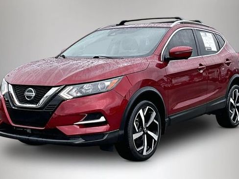 Used 2022 Nissan Rogue Sport SL FWD image 2