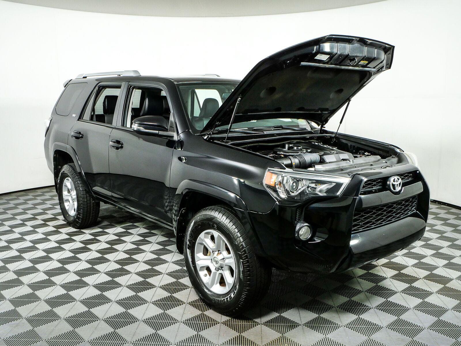Used 2018 Toyota 4Runner SR5 Premium AWD/4WD image 34