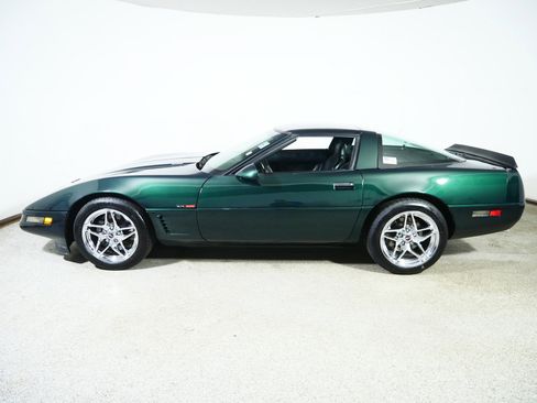 Used 1995 Chevrolet Corvette Coupe RWD image 4