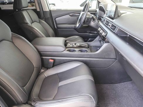 Certified 2025 Honda Pilot Touring image 19