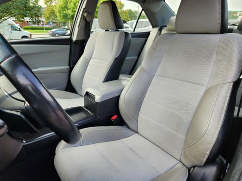Used 2016 Toyota Camry SE FWD image 7