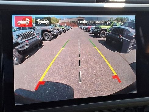 New 2025 Jeep Wrangler Unlimited Sahara w/ Technology Group AWD/4WD image 17