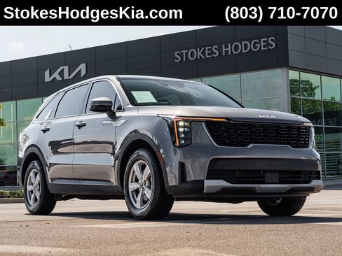 Used 2024 Kia Sorento LX FWD image 1