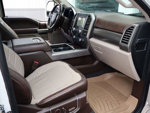 Used 2019 Ford F450 Limited image 32