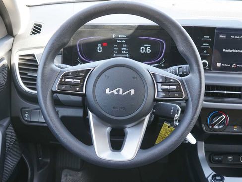 Certified 2026 Kia Seltos LX FWD image 23
