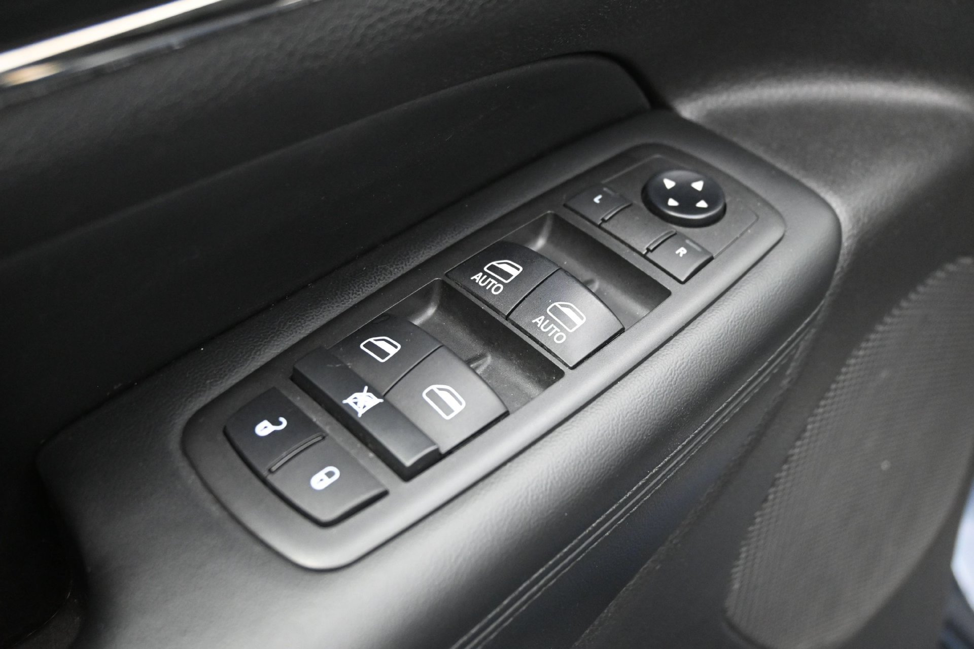 Used 2021 Jeep Grand Cherokee Limited X AWD/4WD image 18