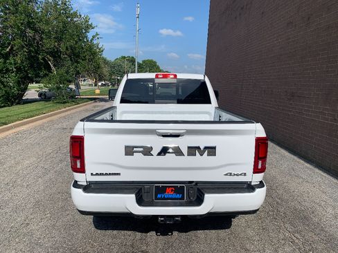 Used 2026 RAM 2500 Laramie AWD/4WD image 4