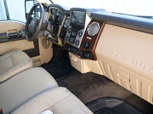 Used 2015 Ford F250 Lariat w/ Lariat Ultimate Package image 61