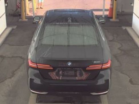 Used 2025 BMW 530i RWD image 9