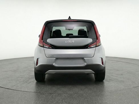 Used 2025 Kia Soul LX w/ LX Technology Package FWD image 7