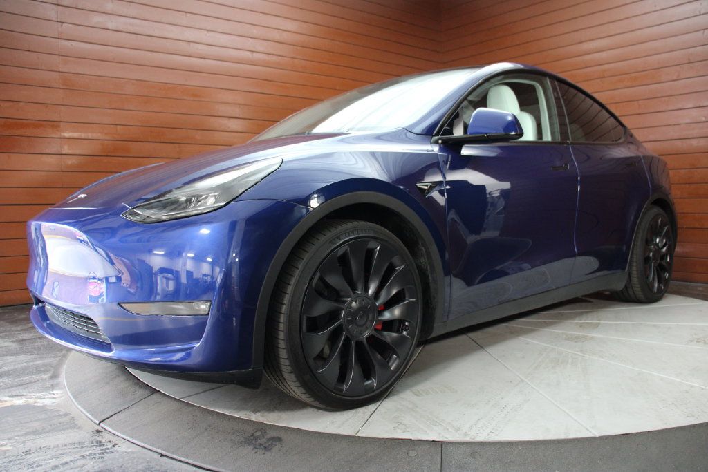 Used 2023 Tesla Model Y Performance AWD/4WD image 1