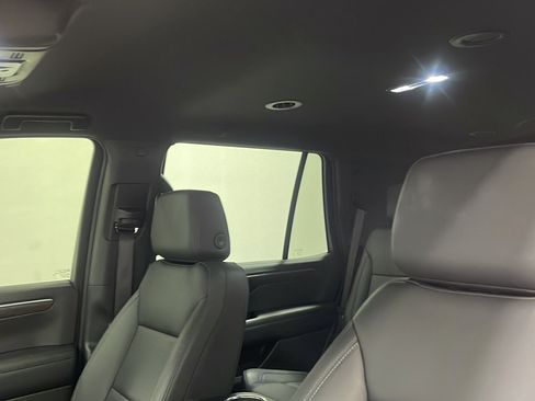 Used 2026 Chevrolet Tahoe Z71 w/ Comfort Package AWD/4WD image 12