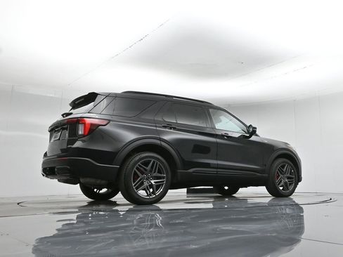 Used 2025 Ford Explorer ST-Line w/ ST-Line Street Pack image 51