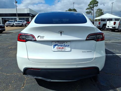 Used 2021 Tesla Model Y Long Range image 4