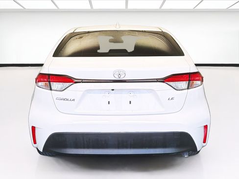 Used 2024 Toyota Corolla LE FWD image 5