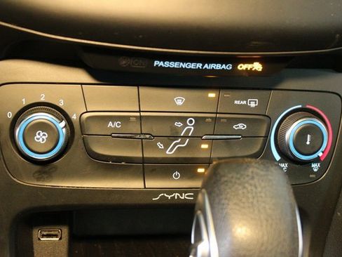 Used 2017 Ford Focus SE image 24