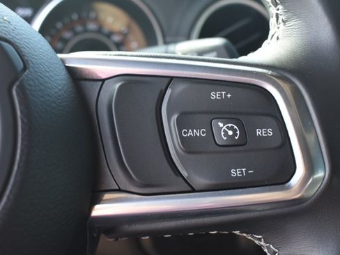Used 2021 Jeep Gladiator Overland w/ Popular Equipment Package AWD/4WD image 20