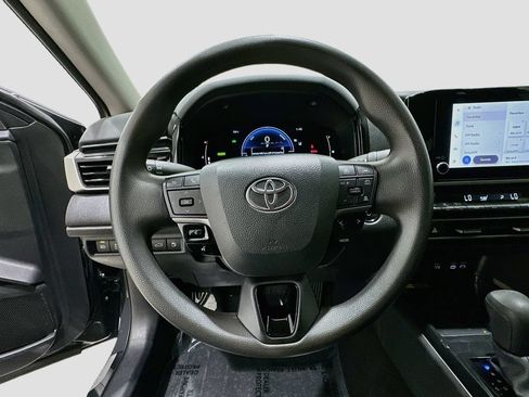 Used 2025 Toyota Camry LE w/ Convenience Package FWD image 11
