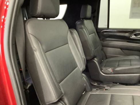 Used 2021 Chevrolet Suburban Z71 w/ Rear Media and Nav Package AWD/4WD image 40