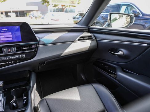 Used 2025 Lexus ES 350 FWD image 5