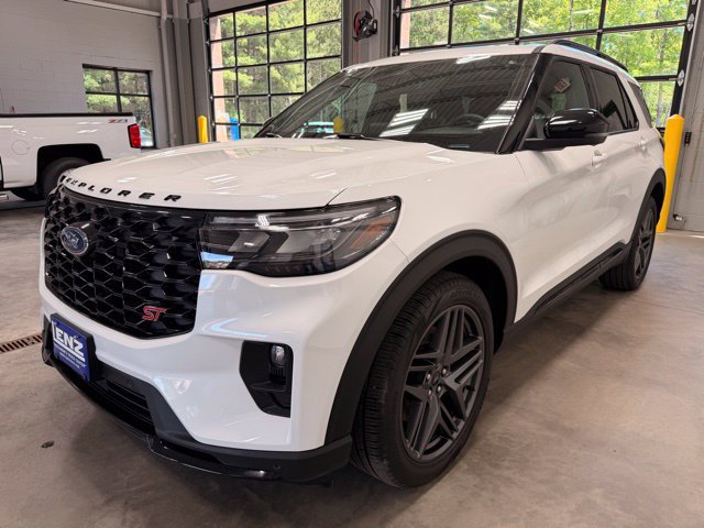 Used 2025 Ford Explorer ST AWD/4WD image 4