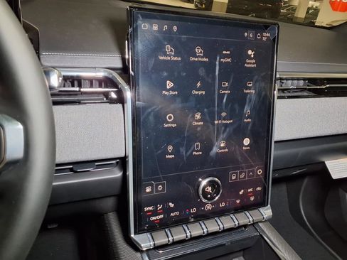 Used 2026 GMC Sierra EV Elevation image 17