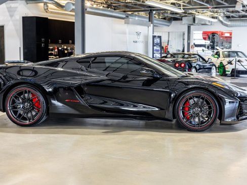 Used 2023 Chevrolet Corvette Z06 w/ Engine Appearance Package RWD image 7