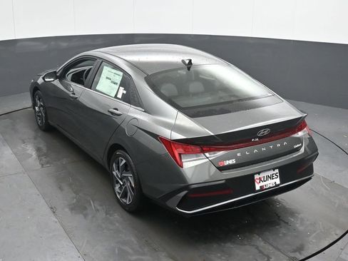 New 2026 Hyundai Elantra Limited image 43