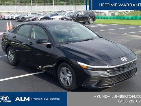 New 2026 Hyundai Elantra SE FWD image 4