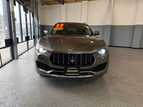Used 2017 Maserati Levante w/ Luxury Package image 2