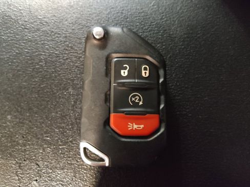 Used 2018 Jeep Wrangler Unlimited Rubicon w/ Safety Group AWD/4WD image 32