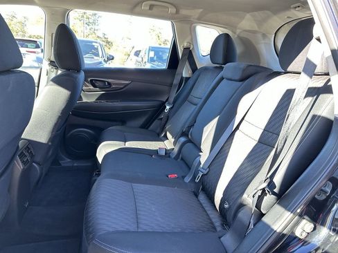 Used 2019 Nissan Rogue S image 21