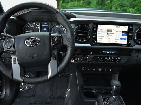 Used 2023 Toyota Tacoma TRD Sport w/ Technology Package AWD/4WD image 11