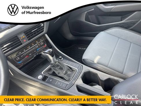 Certified 2025 Volkswagen Jetta SE FWD image 21