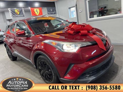 Used 2019 Toyota C-HR LE FWD image 31