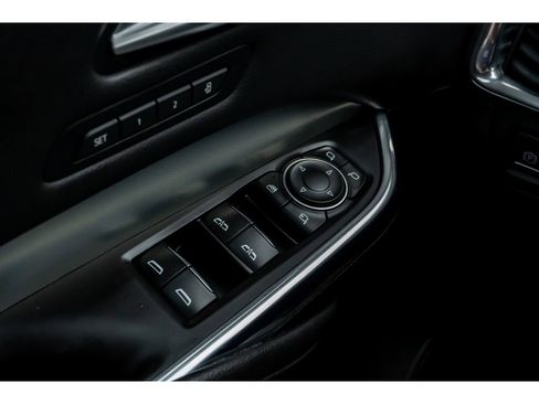 Used 2023 Cadillac XT4 Premium Luxury image 28