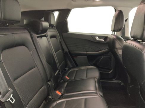 Used 2022 Ford Escape Titanium image 19