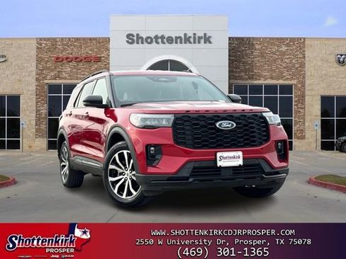 Used 2025 Ford Explorer ST-Line image 1