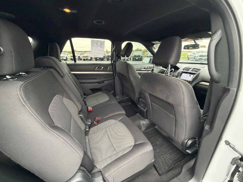 Used 2019 Ford Explorer XLT w/ Equipment Group 201A AWD/4WD image 25