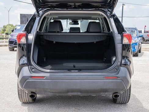 Used 2021 Toyota RAV4 XLE Premium FWD image 12